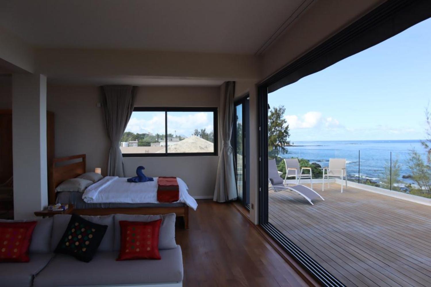 Oceans Luxury Oceanfront Apart Sunset View With Pool Apartman Flic-en-Flacq Kültér fotó