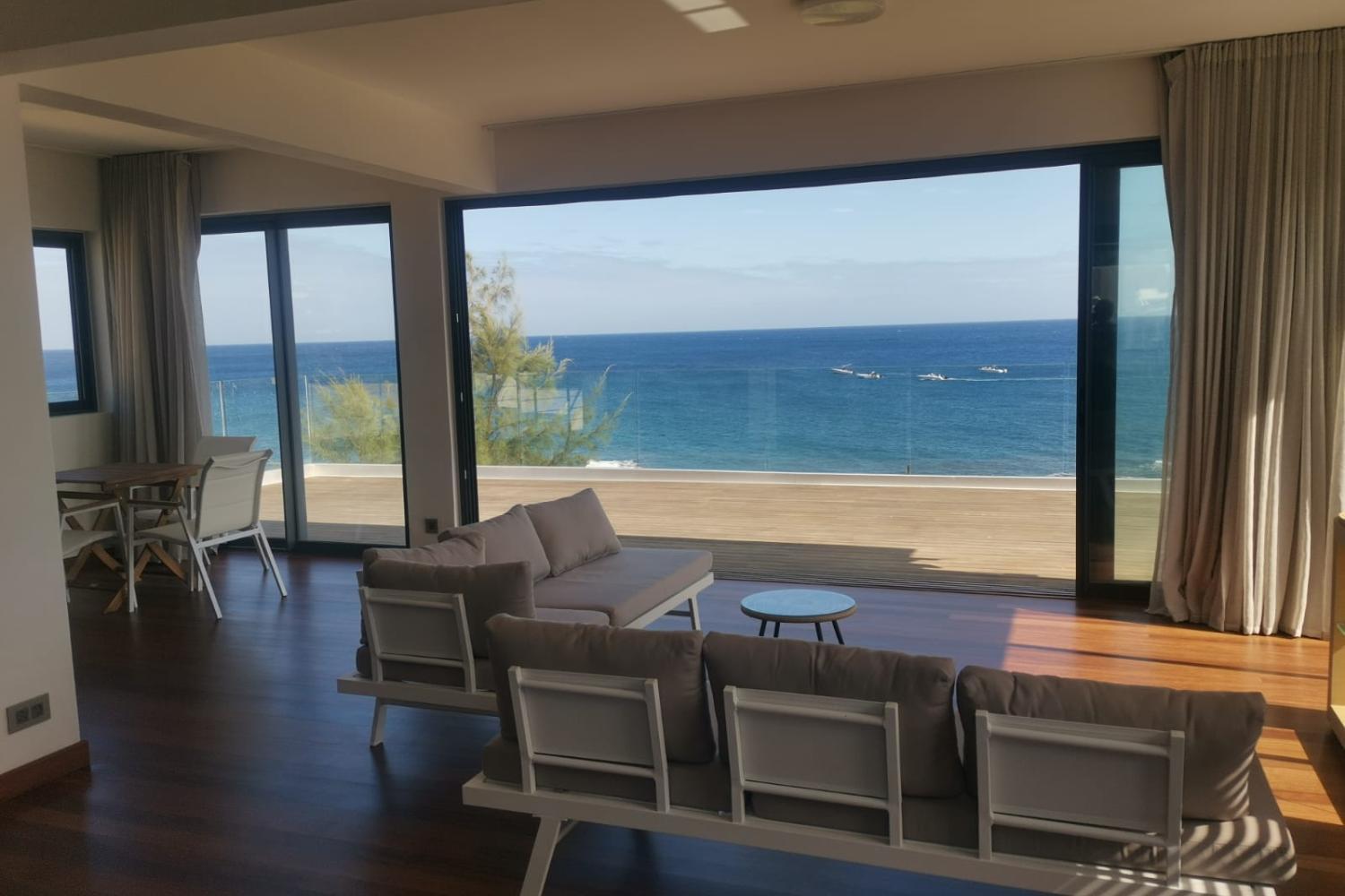 Oceans Luxury Oceanfront Apart Sunset View With Pool Apartman Flic-en-Flacq Kültér fotó