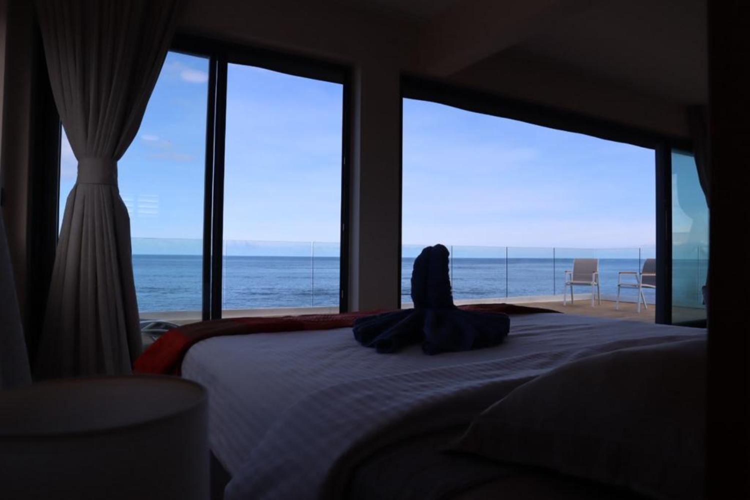 Oceans Luxury Oceanfront Apart Sunset View With Pool Apartman Flic-en-Flacq Kültér fotó