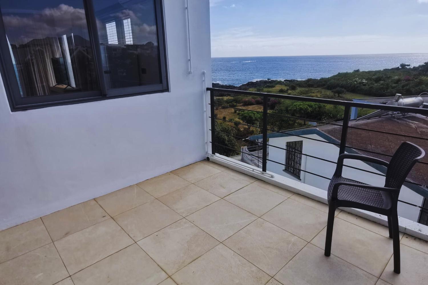 Oceans Luxury Oceanfront Apart Sunset View With Pool Apartman Flic-en-Flacq Kültér fotó